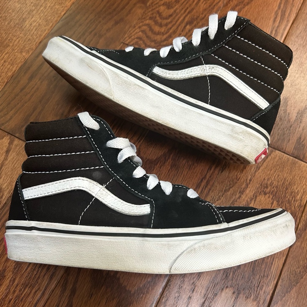 Vans Sk-8 Classic Black and White High-Top Sneakers - size 2